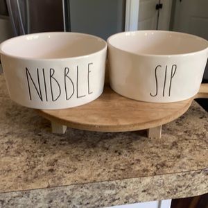 Rae Dunn pet bowls set of 2